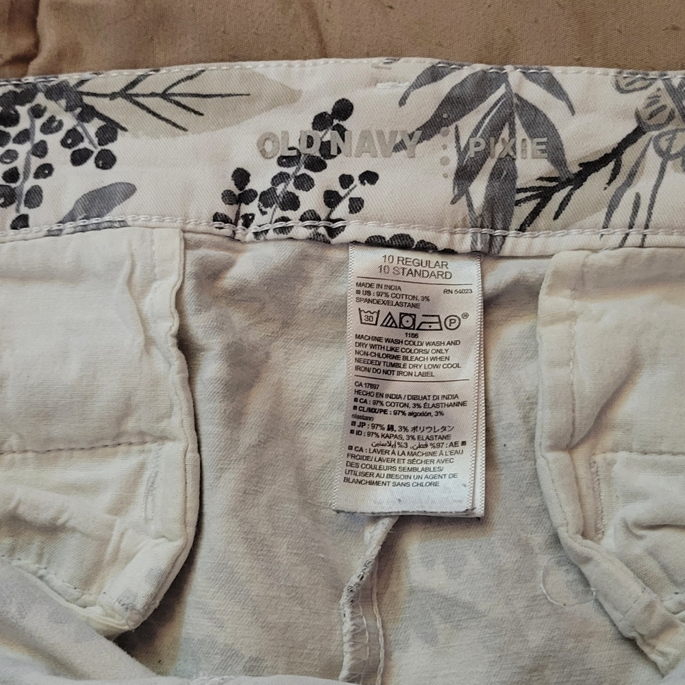 Old Navy Pixie Floral Shorts